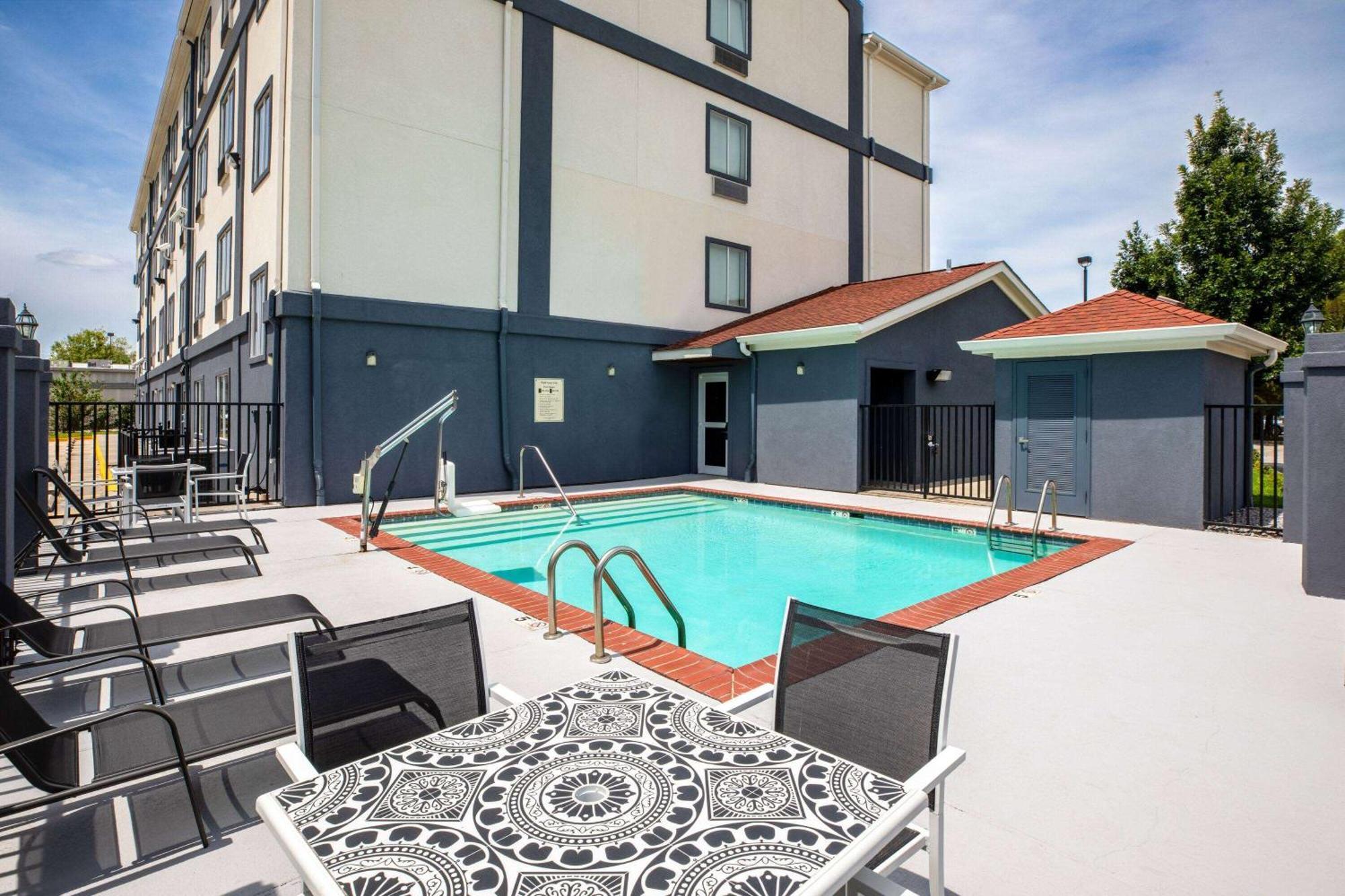 Days Inn By Wyndham Baton Rouge I-10 Prairieville Exterior foto